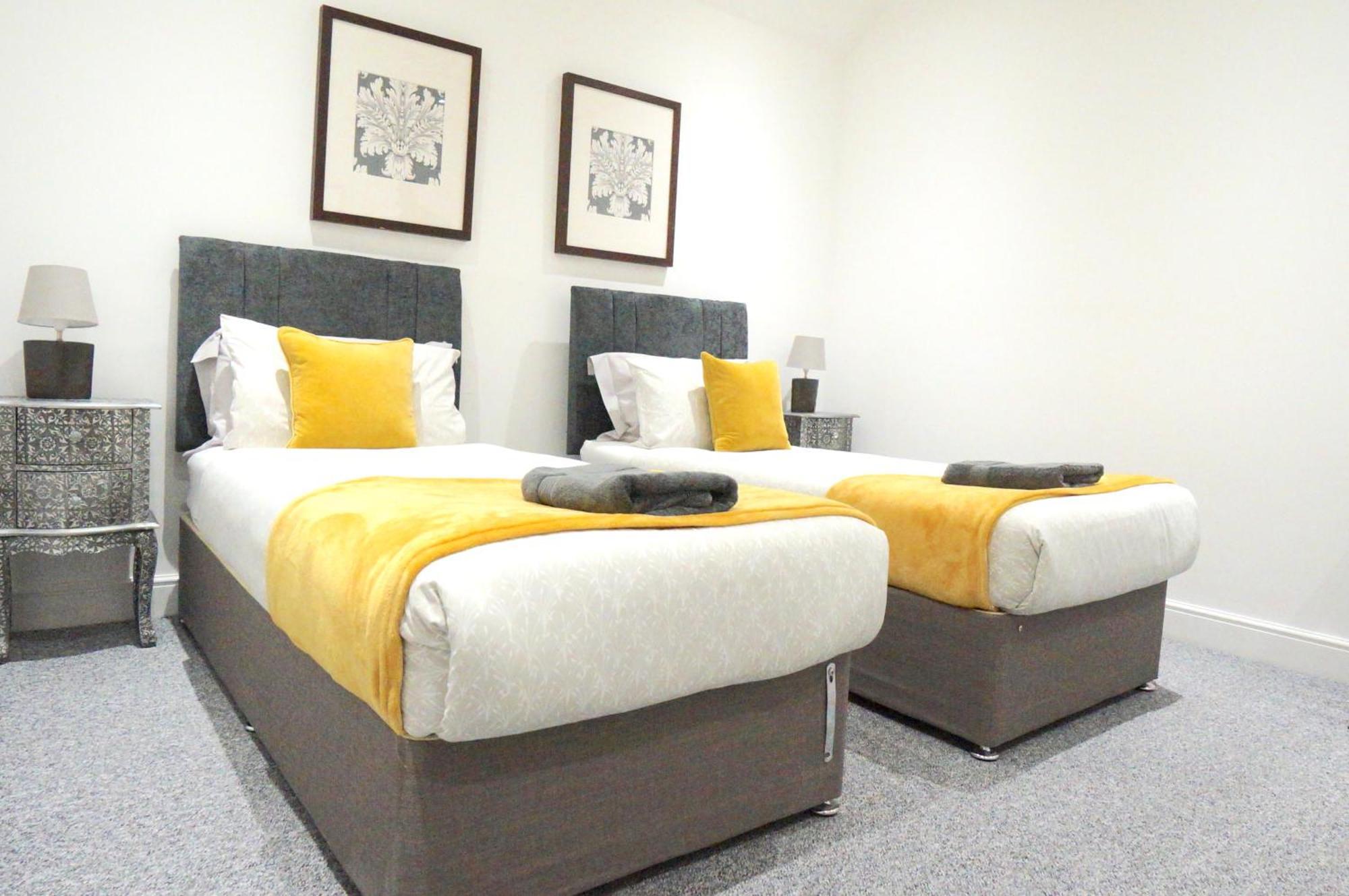 Premium Apartments Thatcham Broadway Экстерьер фото