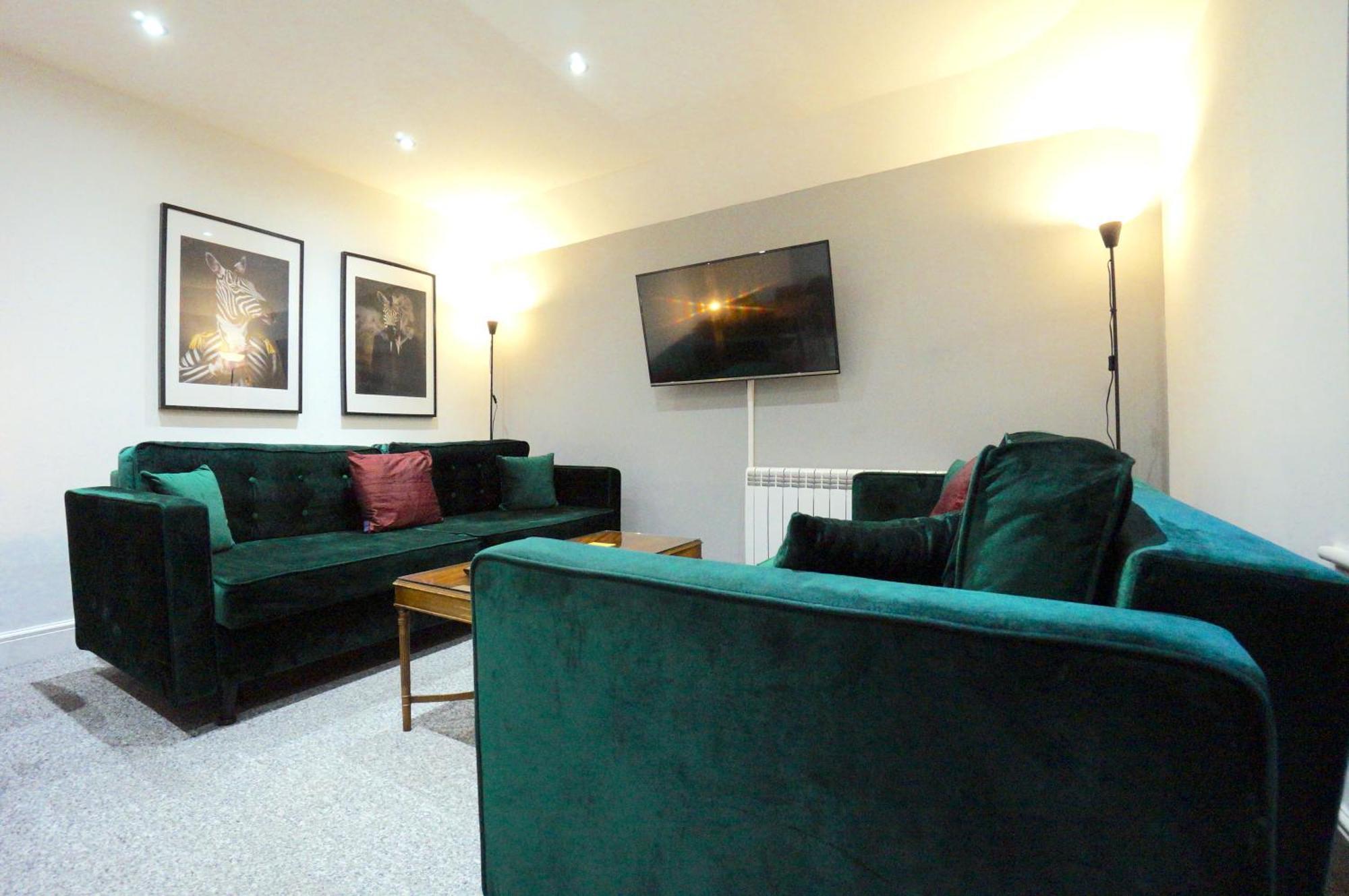 Premium Apartments Thatcham Broadway Экстерьер фото