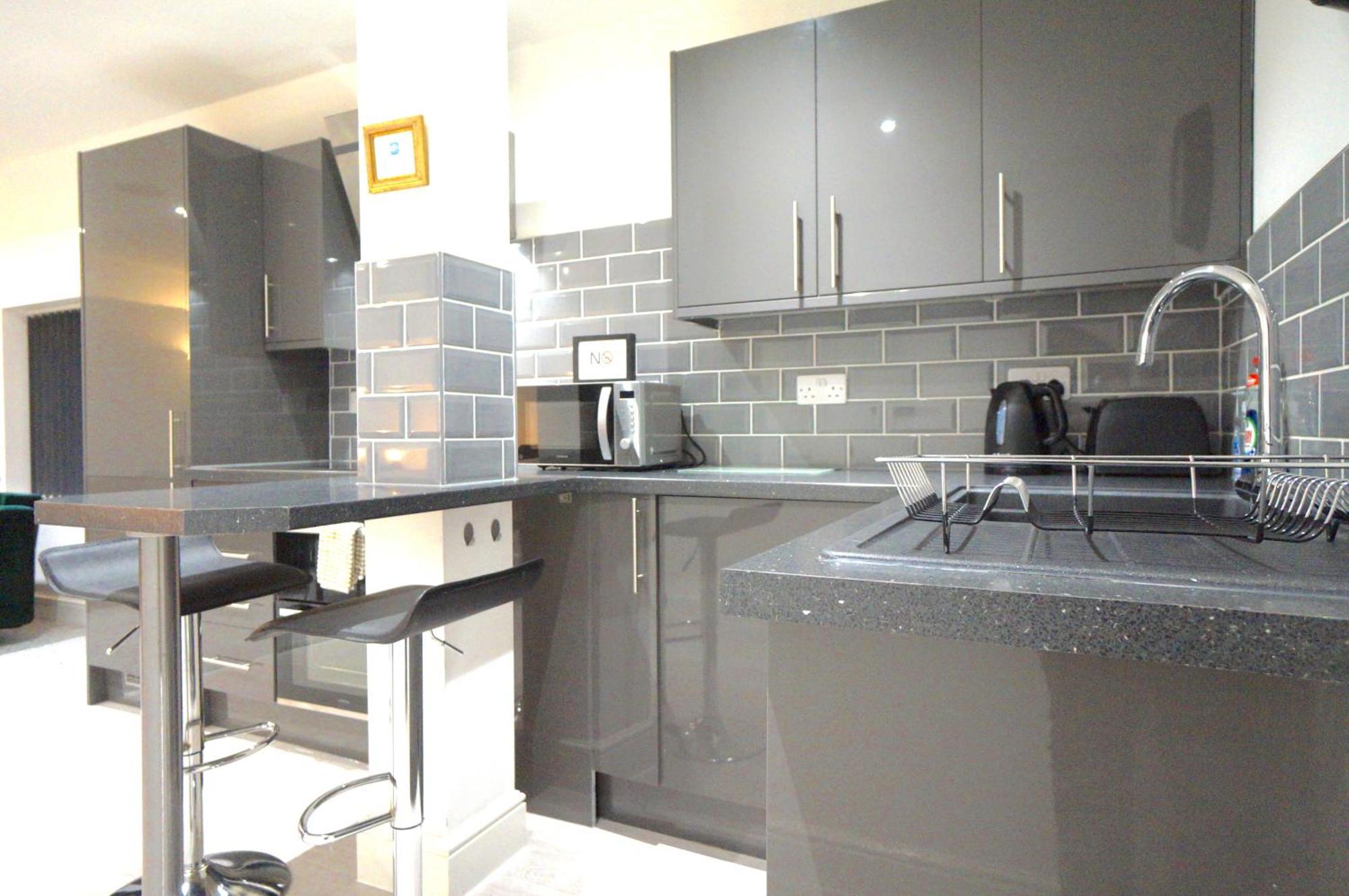 Premium Apartments Thatcham Broadway Экстерьер фото