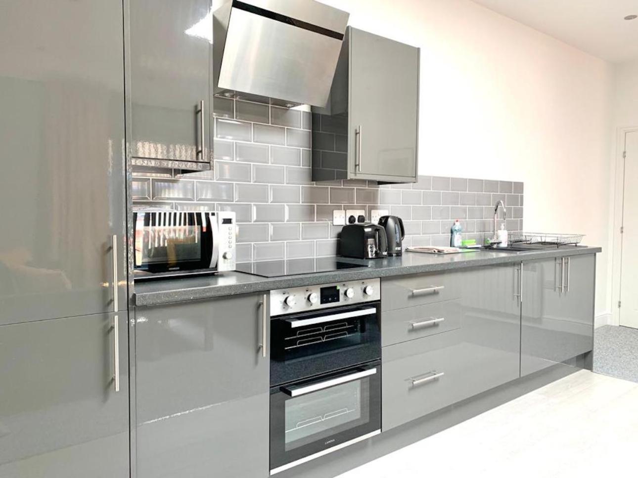 Premium Apartments Thatcham Broadway Экстерьер фото